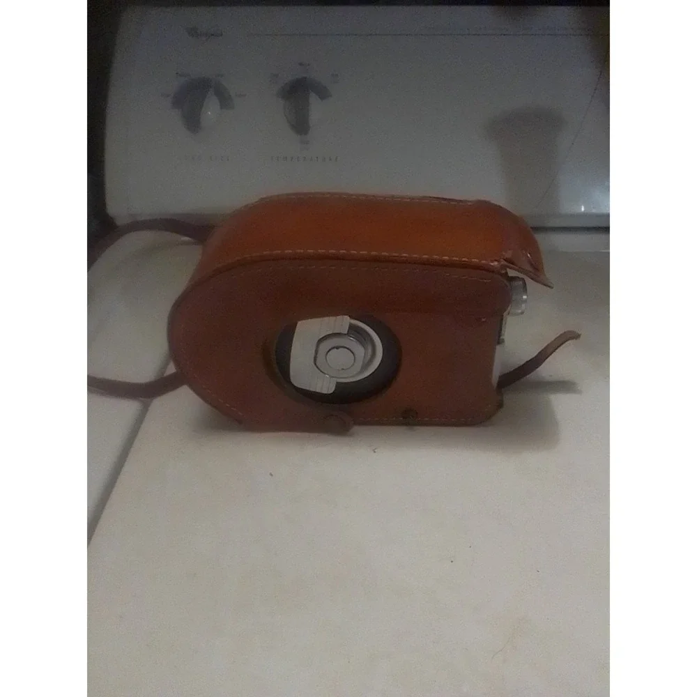 Vintage Kodak Brownie Movie Camera 8 MM Model 11 Comes With A Leather...